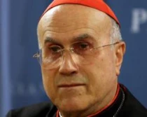  Secretario de Estado Vaticano, Cardenal Tarcisio Bertone.