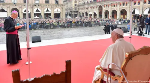 El Papa ante trabajadores en Bologna: detrás del desempleo hay una traición al bien común