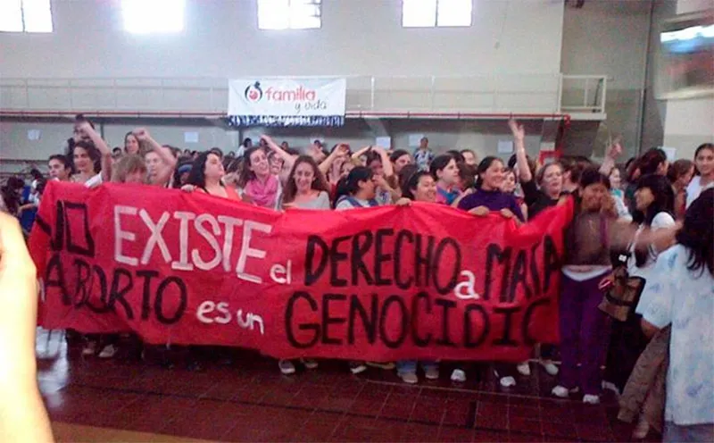 Argentinas defendieron la vida ante turba del aborto en Salta