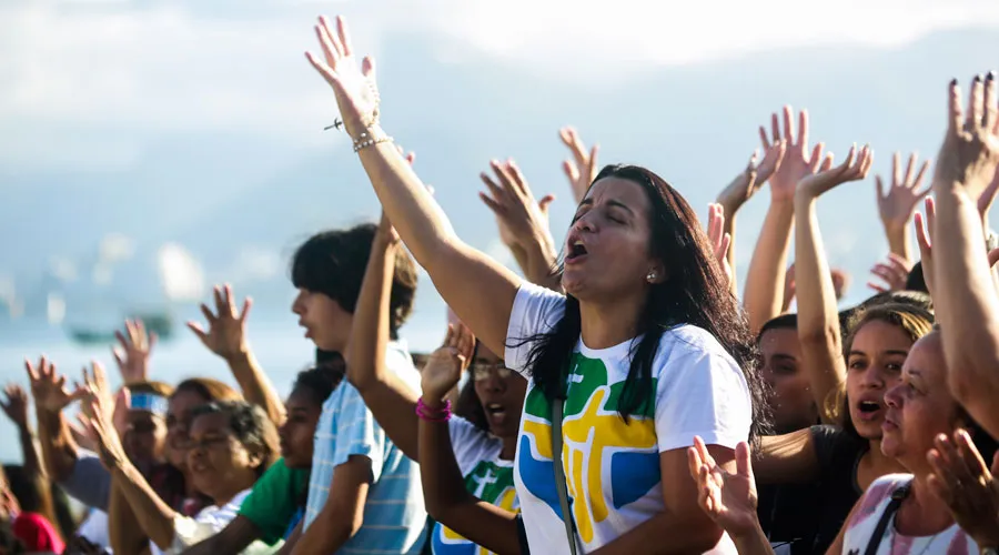 Cifras muestran realidad de católicos y protestantes en América Latina