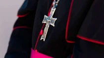 Cruz pectoral de un obispo. Cru00e9dito: Daniel Ibu00e1u00f1ez / ACI Prensa