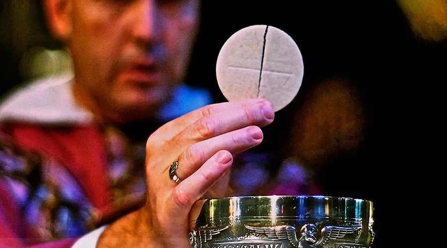 Diócesis ofrece sacramentos a turistas para un encuentro con Dios durante vacaciones