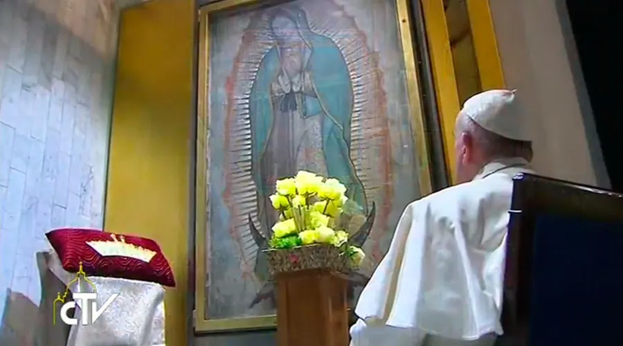 VIDEO: El Papa cumple su sueño de rezar a solas ante la Virgen de Guadalupe