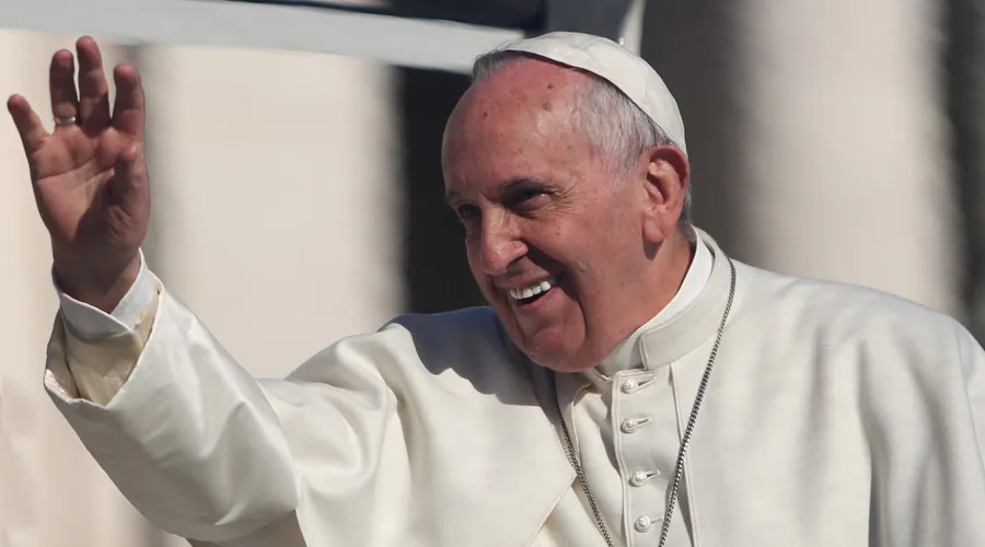 Papa Francisco: En Eucaristía nos encontramos con Jesús, que nos da gracia para compartir