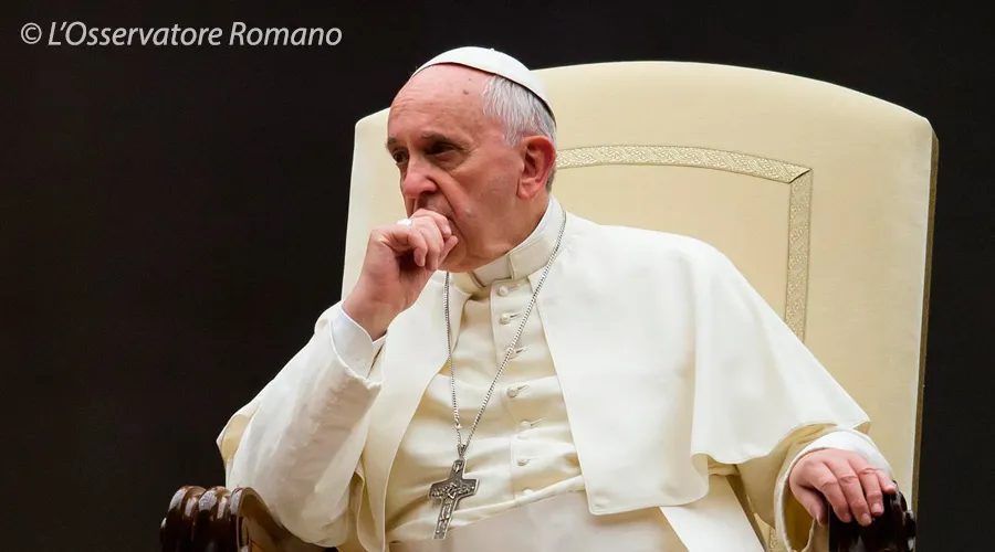 Papa Francisco llamó a víctima de abusos en España y lo alentó a demandar a culpables