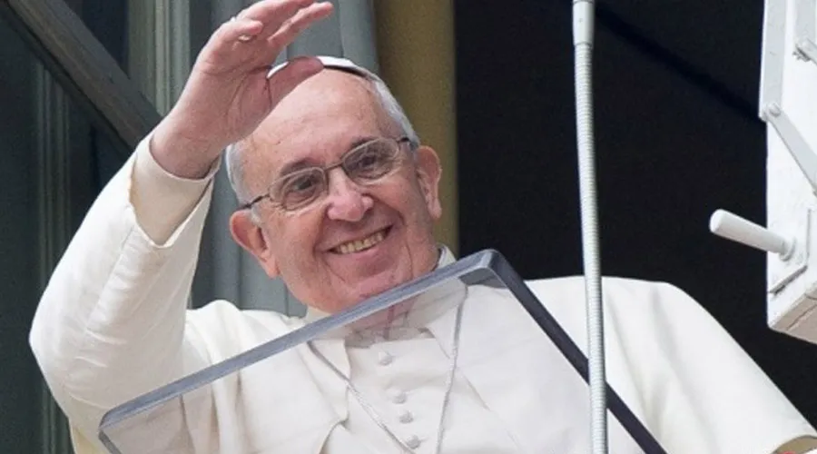 Papa Francisco envía un abrazo a las madres de todo el mundo en su día