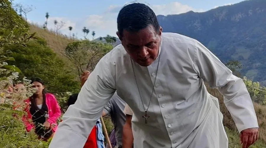No es delito denunciar abusos del gobierno, dice sacerdote impedido de volver a Nicaragua
