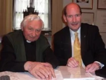 Mons. Georg Ratzinger y Michael Hesemann (foto Ignatius Press)