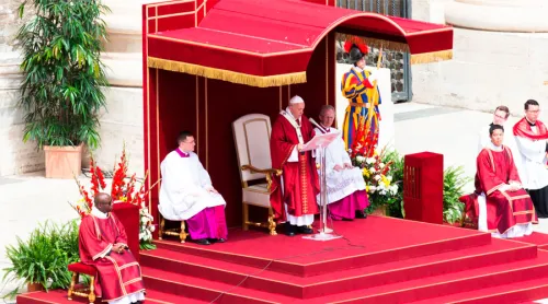 El Papa en Pentecostés: Quien vive según el Espíritu lleva paz donde hay discordia