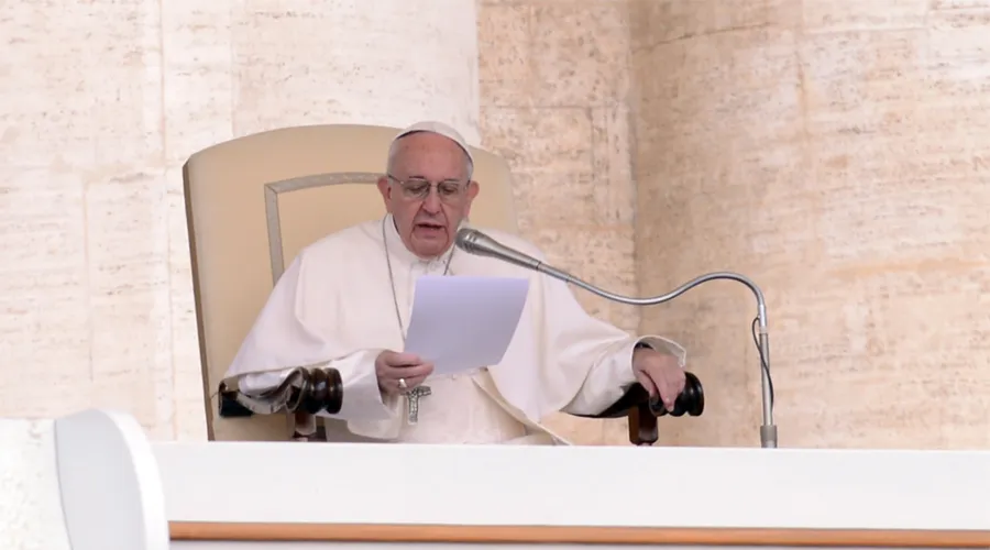 Promover la dignidad requiere escuchar a los necesitados, recuerda el Papa Francisco