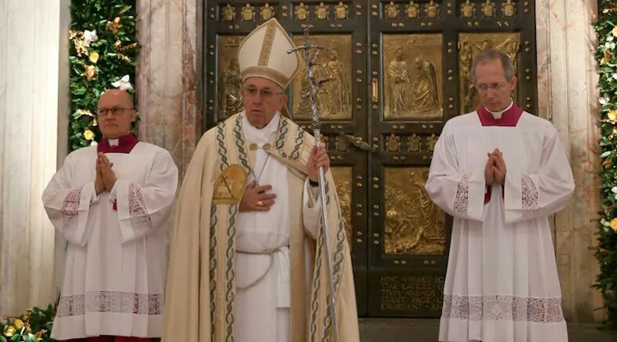 Gracias por el Año Santo, dice Papa Francisco en el rezo del Ángelus