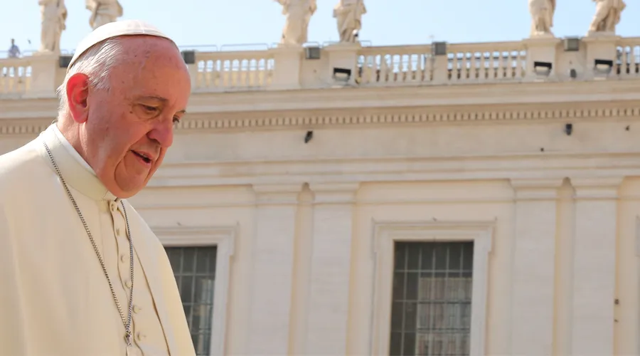 El Papa telefonea al alcalde de Niza: ¿Qué puedo hacer por ustedes?