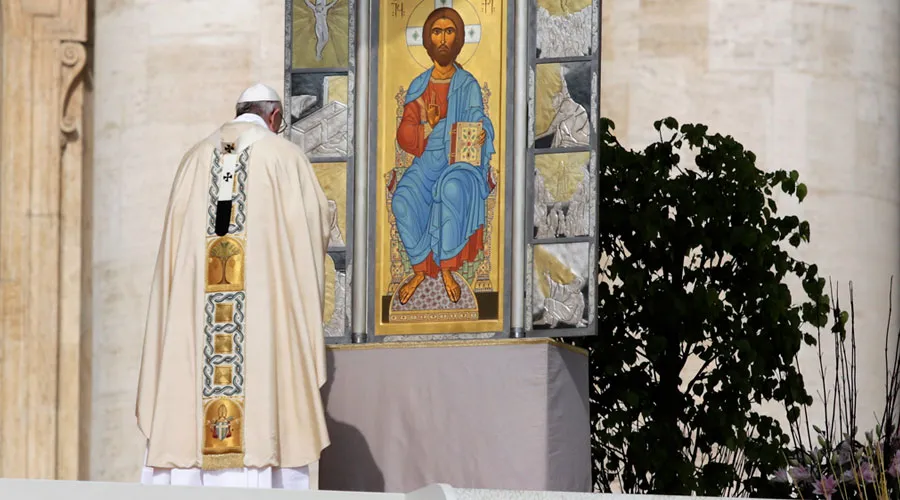 Domingo de Pascua: Papa Francisco señala que la Resurrección da sentido al sufrimiento