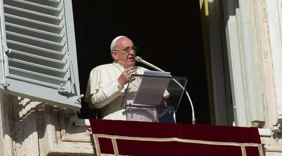 Papa Francisco critica el “falso revestimiento empalagoso” que se quiere imponer a la Navidad