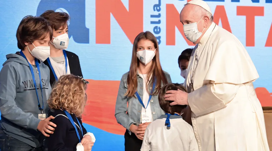 Papa Francisco: Los hijos son la esperanza que hace renacer a un pueblo
