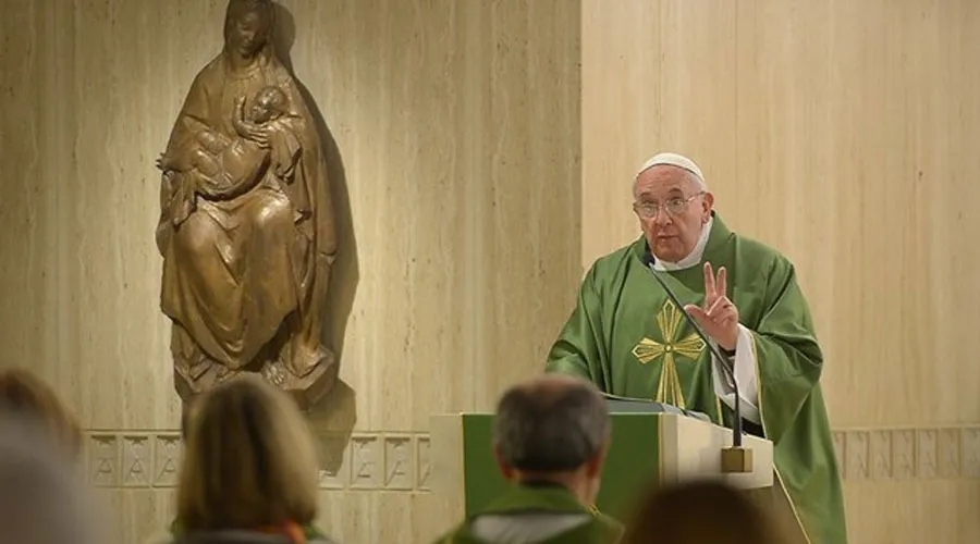 Papa Francisco: el estilo del cristiano es tener misericordia y hacer la paz con los demás