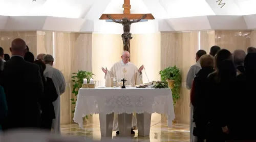El Papa invita a cambiar la fe 