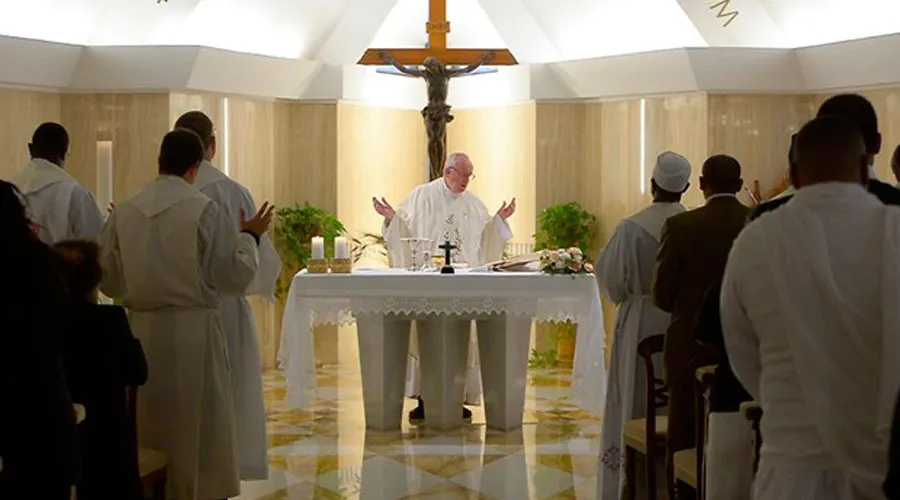 La Iglesia necesita hoy santos y mártires, afirma el Papa Francisco en Misa de Santa Marta