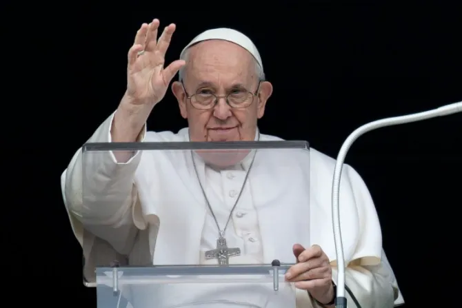El Papa Francisco reza por víctimas de guerras, pobreza y falta de libertad