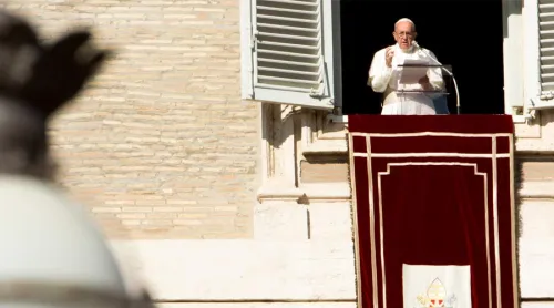 El Papa recuerda su viaja a Asia y reza por la situación política en Honduras
