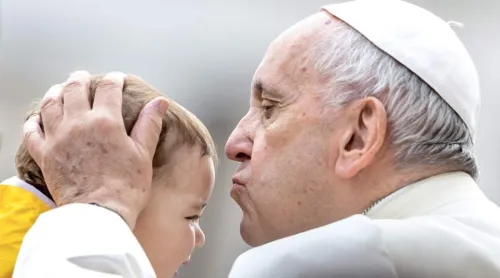 Quien sufre entiende mejor el valor divino de la vida, explica el Papa Francisco