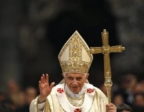El Papa Benedicto preside la Misa Crismal en el Vaticano
