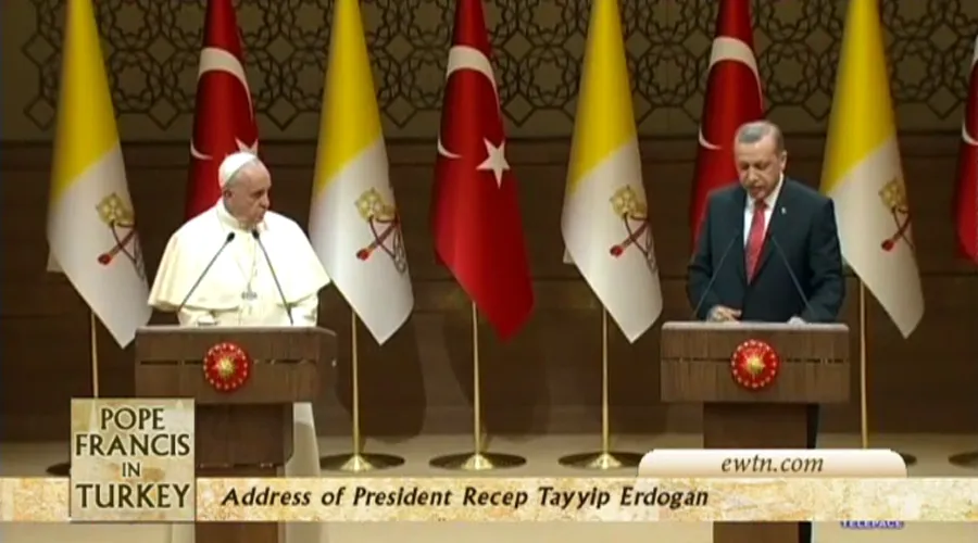En Turquía Papa Francisco alienta "audacia de la paz" ante guerras fratricidas de Medio Oriente