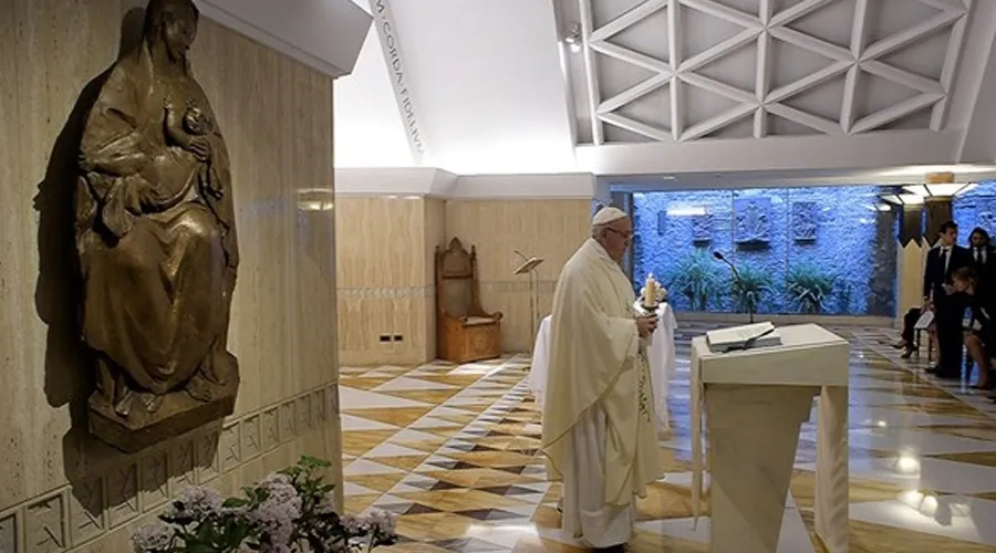 Papa Francisco advierte sobre las personas que creen hacerlo todo bien y no son humildes