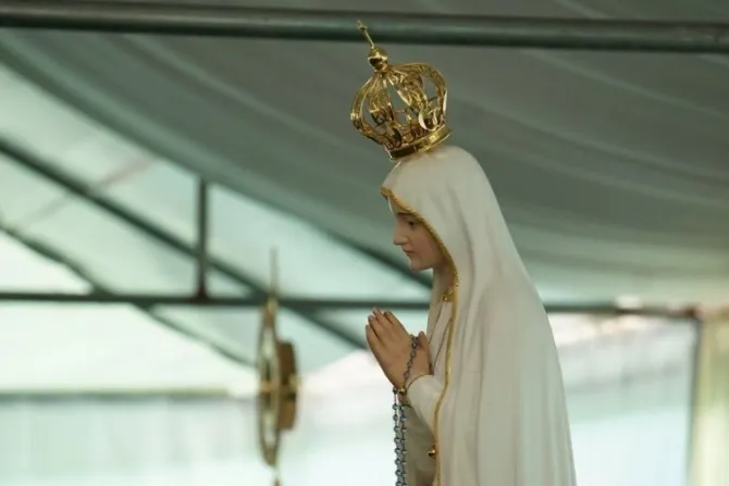 ¿Por qué llamamos “Reina” a la Virgen María? Esto explica un sacerdote