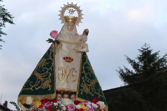 Obispo de Oviedo: Retos actuales de España pasan por la defensa de la familia y la vida