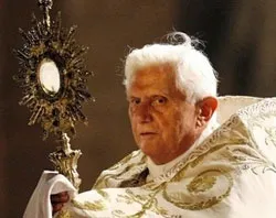 En Corpus Christi, Benedicto XVI pide a sacerdotes auténtica devoción a la Eucaristía