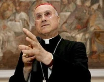 Cardenal Tarcisio Bertone, Secretario de Estado Vaticano