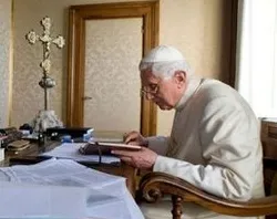 Adecuada formación y profunda vida espiritual, pide Benedicto XVI a católicos