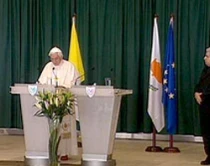 El Papa en su discurso en la ceremonia de bienvenida (foto Radiovaticana.org)