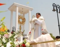Cardenal Rivera en la fiesta de Corpus Christi en Mu00e9xico D.F. (foto siame.org)