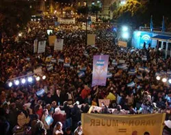 Miles de argentinos exigen respeto a verdadero matrimonio frente a Congreso