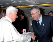 El Papa Benedicto XVI con su mu00e9dico personal el Dr. Patrizio Polisca