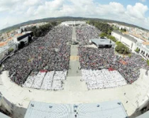 La explanada del Santuario de la Virgen de Fu00e1tima, totalmente abarrotada (foto L'Osservatore Romano)
