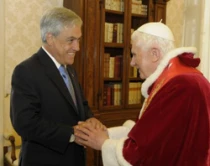 Sebastiu00e1n Piu00f1era es recibido por Benedicto XVI (foto Presidencia de la Repu00fablica de Chile)