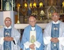 Los hermanos Ostojic con el Cardenal Karlic (foto aica.org)