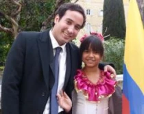 Sebastiu00e1n Lozada y Nhora Valentina luego de la Misa de ayer en Roma (foto ACI Prensa)