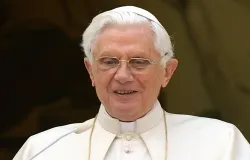 No hay oraciones inútiles y Dios responde a todas, explica el Papa