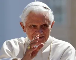 Benedicto XVI: Jesús es el alimento que da la vida eterna y plena