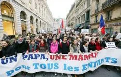 VIDEO: Mar humano en Francia dice sí a matrimonio auténtico y no a uniones gay