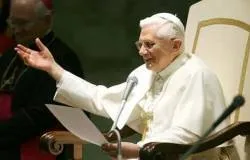 El Papa Benedicto XVI se despide de sacerdotes de su diócesis