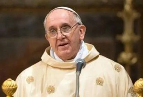 Primer tuit del Papa: Os doy las gracias de corazón y ruego que sigan rezando por mí