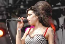 Amy Winehouse +