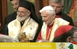 Benedicto XVI: La locura de la Cruz es convertir el sufrimiento en grito de amor a Dios