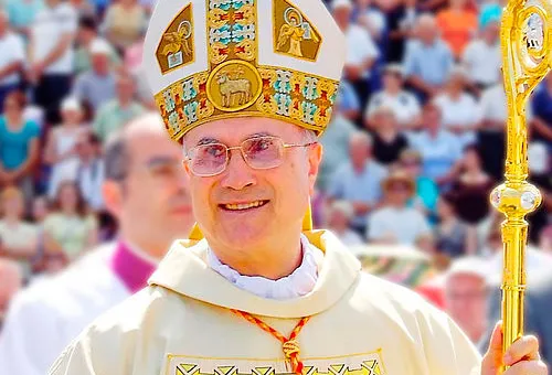 Cardenal Bertone cesa como Secretario de Estado Vaticano