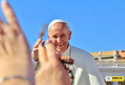 El Papa: La Iglesia es Madre y ofrece el perdón de Dios también a los que están en el abismo